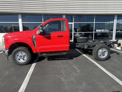 2026 Ford Super Duty F-350 SRW XL 4WD Reg Cab 145" WB 60" CA