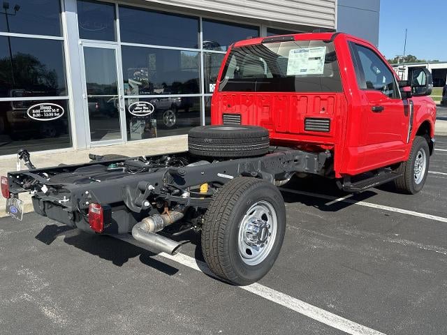 2026 Ford Super Duty F-350 SRW XL 4WD Reg Cab 145" WB 60" CA