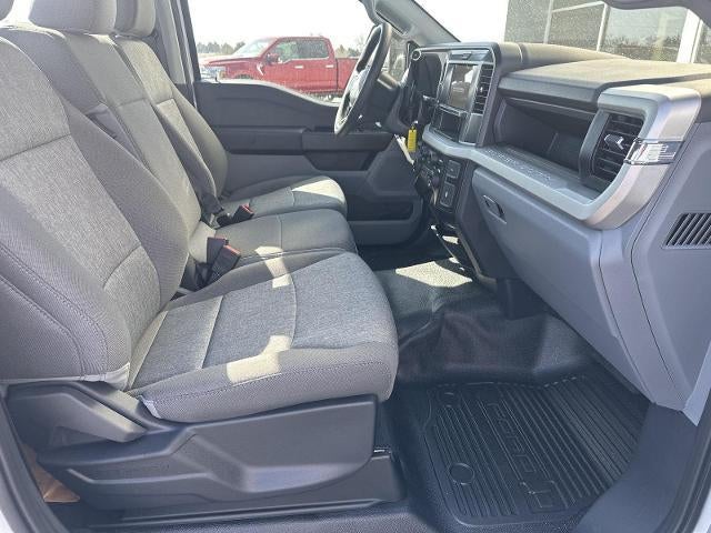 2026 Ford Super Duty F-350 SRW XL 4WD Reg Cab 145" WB 60" CA