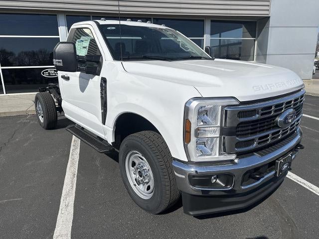 2026 Ford Super Duty F-350 SRW XL 4WD Reg Cab 145" WB 60" CA