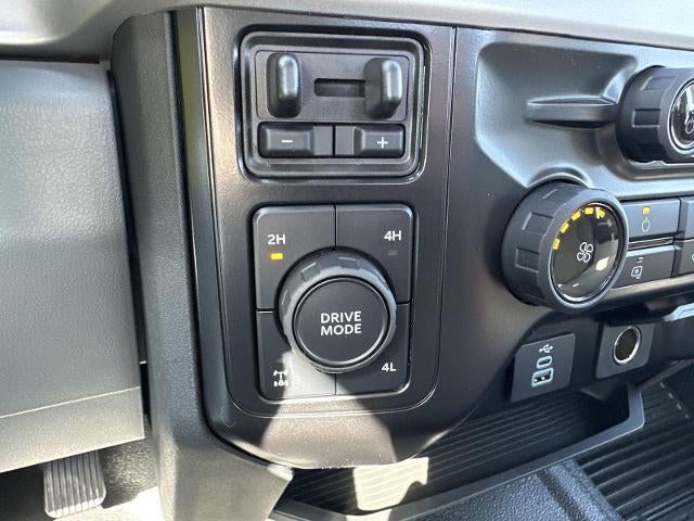 2026 Ford Super Duty F-350 SRW XL 4WD Reg Cab 145" WB 60" CA