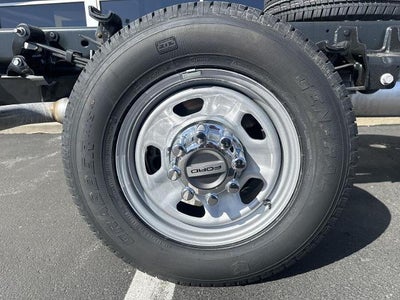 2026 Ford Super Duty F-350 SRW XL 4WD Reg Cab 145" WB 60" CA