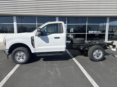 2026 Ford Super Duty F-350 SRW XL 4WD Reg Cab 145" WB 60" CA