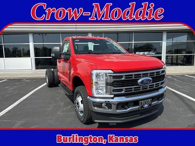 2026 Ford Super Duty F-350 DRW XL 4WD Reg Cab 169" WB 84" CA