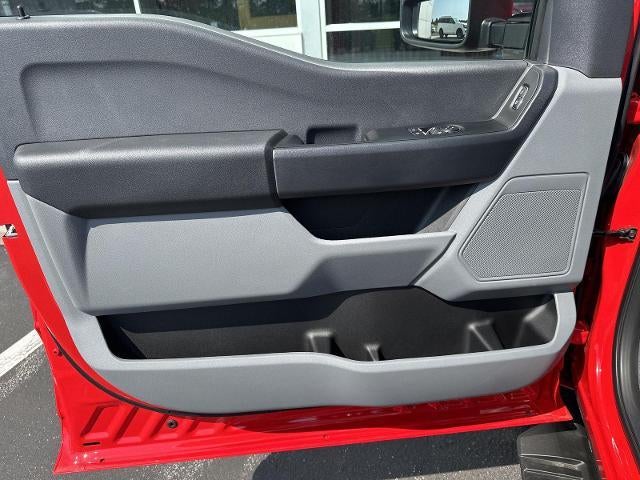 2026 Ford Super Duty F-350 DRW XL 4WD Reg Cab 169" WB 84" CA