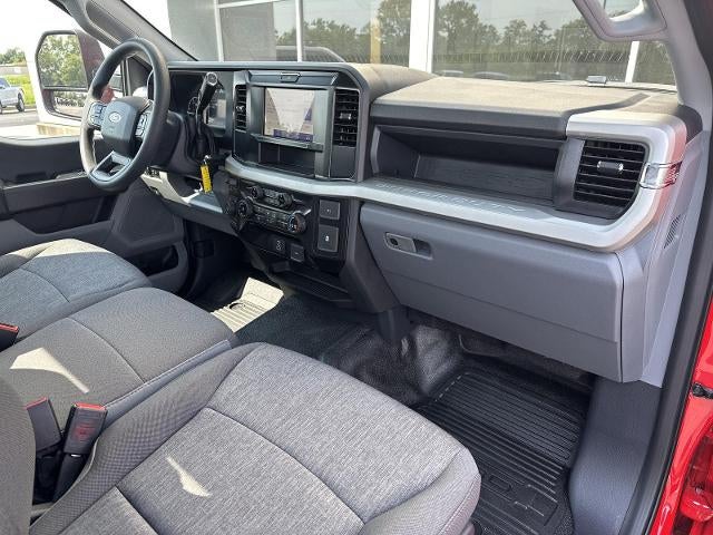 2026 Ford Super Duty F-350 DRW XL 4WD Reg Cab 169" WB 84" CA