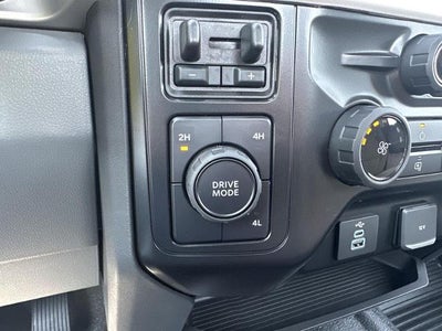 2026 Ford Super Duty F-350 DRW XL 4WD Reg Cab 169" WB 84" CA
