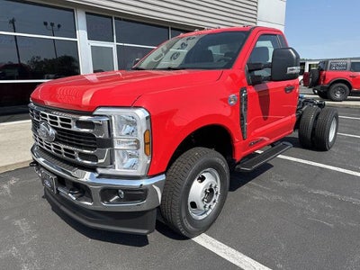 2026 Ford Super Duty F-350 DRW XL 4WD Reg Cab 169" WB 84" CA