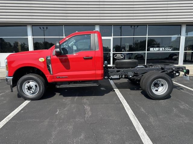 2026 Ford Super Duty F-350 DRW XL 4WD Reg Cab 169" WB 84" CA