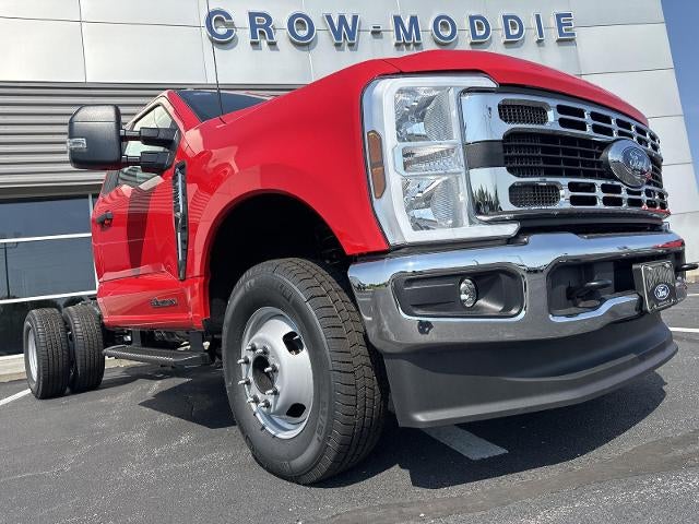 2026 Ford Super Duty F-350 DRW XL 4WD Reg Cab 169" WB 84" CA