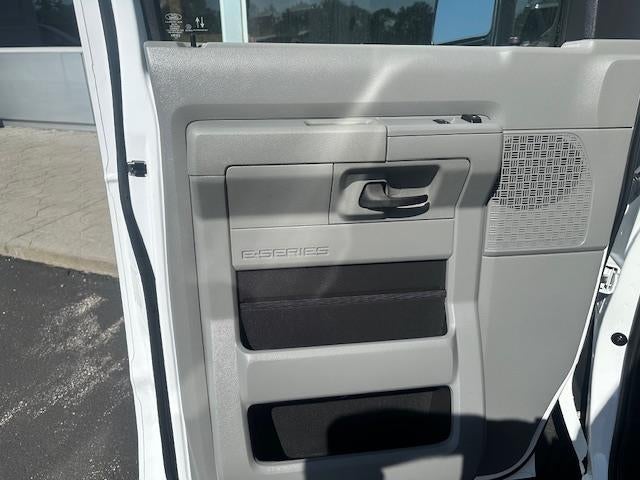 2025 Ford E-Series Cutaway E-350 SRW 138" WB
