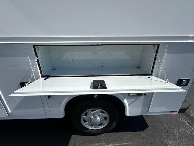 2025 Ford E-Series Cutaway E-350 SRW 138" WB
