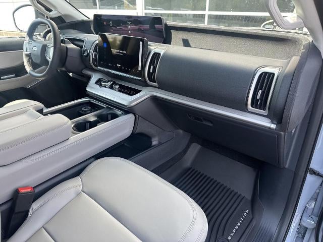2027 Ford Expedition Active 4x4