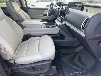 2027 Ford Expedition Active 4x4