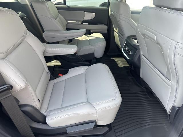 2027 Ford Expedition Active 4x4
