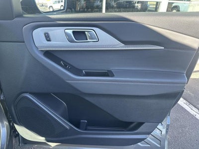 2025 Ford Explorer Active 4WD