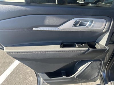 2025 Ford Explorer Active 4WD