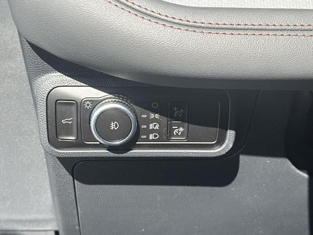2026 Ford Explorer Active w/100A Pkg 4WD