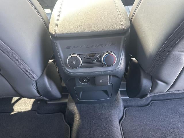 2026 Ford Explorer Active w/100A Pkg 4WD