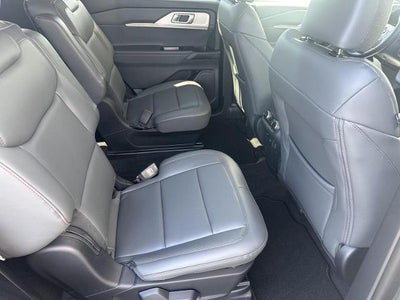 2026 Ford Explorer Active w/100A Pkg 4WD