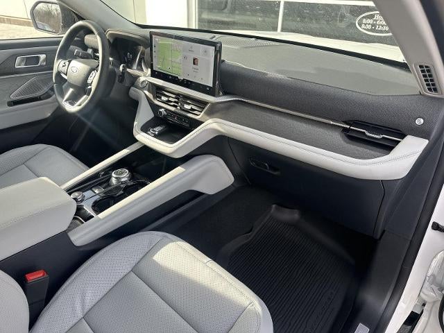 2026 Ford Explorer Platinum 4WD