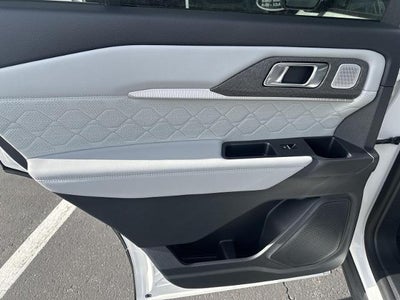 2026 Ford Explorer Platinum 4WD