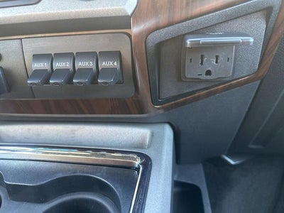 2015 Ford Super Duty F-250 SRW 4WD Crew Cab 6-3/4 Ft Box Lariat