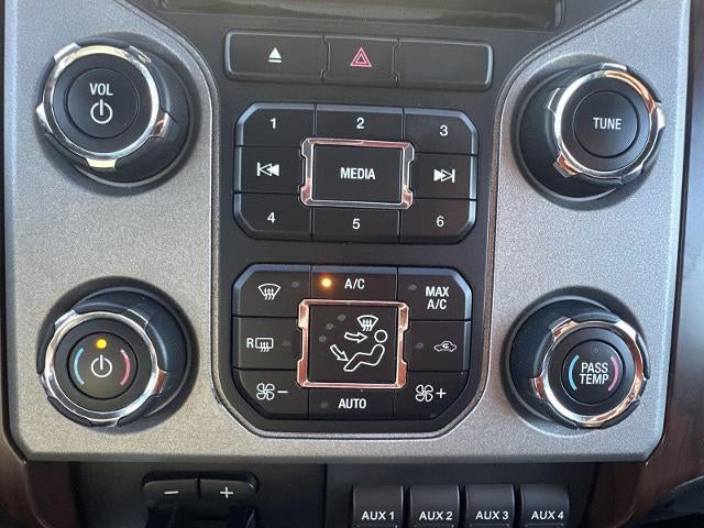 2015 Ford Super Duty F-250 SRW 4WD Crew Cab 6-3/4 Ft Box Lariat