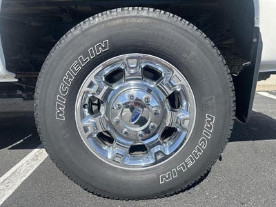 2015 Ford Super Duty F-250 SRW 4WD Crew Cab 6-3/4 Ft Box Lariat
