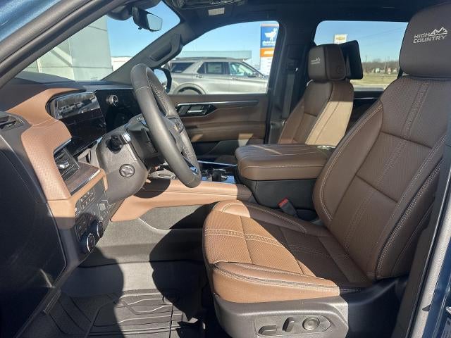 2025 Chevrolet Suburban 4WD High Country