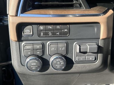 2025 Chevrolet Suburban 4WD High Country