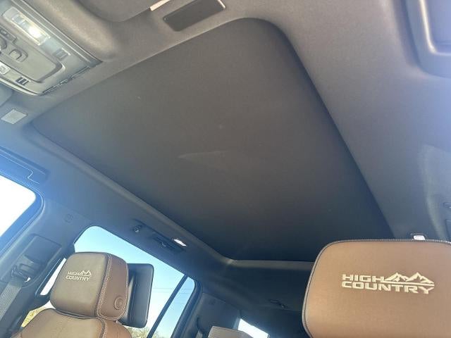 2025 Chevrolet Suburban 4WD High Country