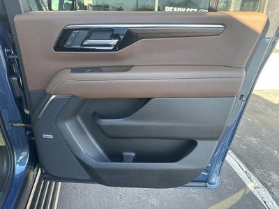 2025 Chevrolet Suburban 4WD High Country