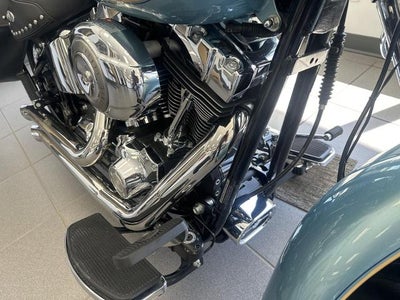 2007 Harley Davidson FLSTC Base