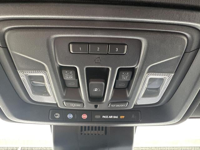 2022 Chevrolet Silverado 1500 Crew Cab Short Box 4-Wheel Drive High Country