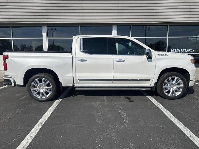 2022 Chevrolet Silverado 1500 Crew Cab Short Box 4-Wheel Drive High Country