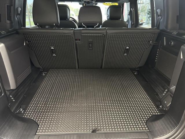 2023 Land Rover Defender 110 V8 AWD