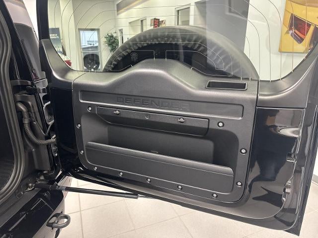 2023 Land Rover Defender 110 V8 AWD